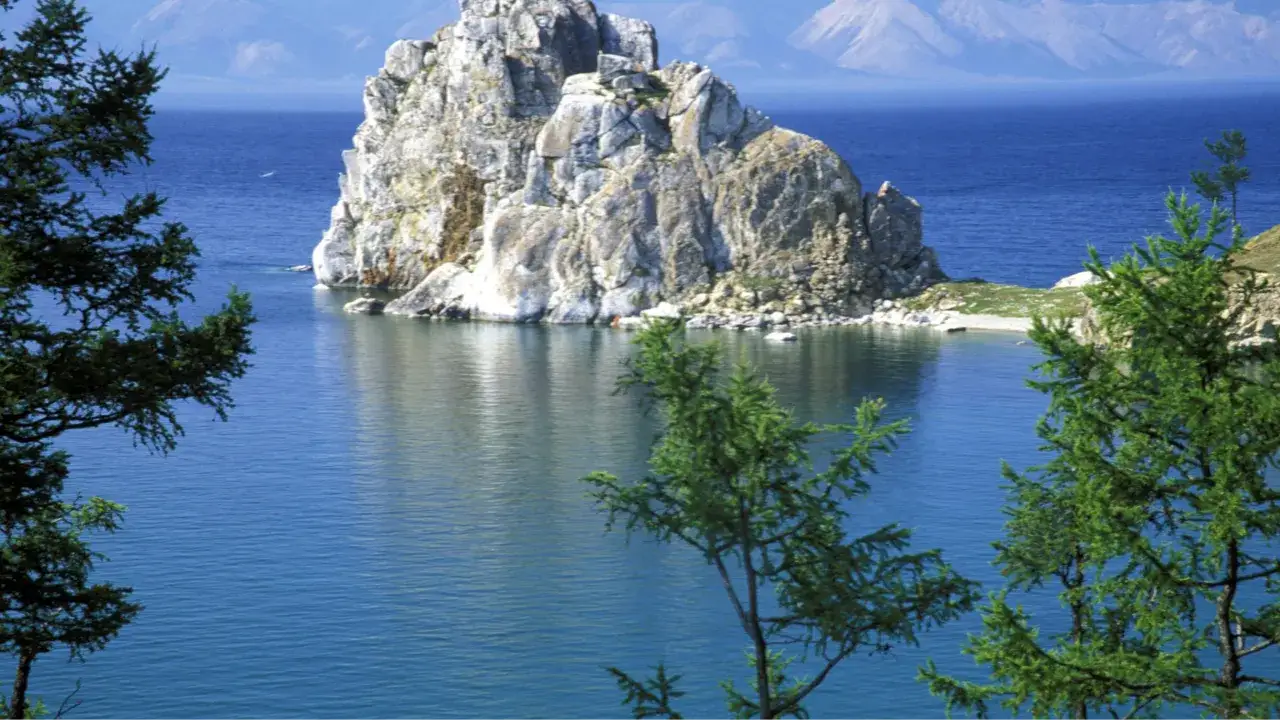 Die tiefsten Seen der Welt: Ranking, Geheimnisse & faszinierende Fakten