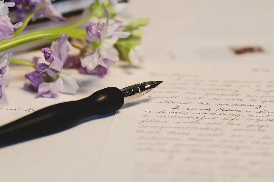 Jak nauczyć się ładnie pisać w zeszycie i uniknąć brzydkiego pisma