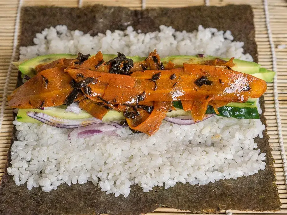 Jak zrobić sushi wegetariańskie: proste przepisy, które zachwycą