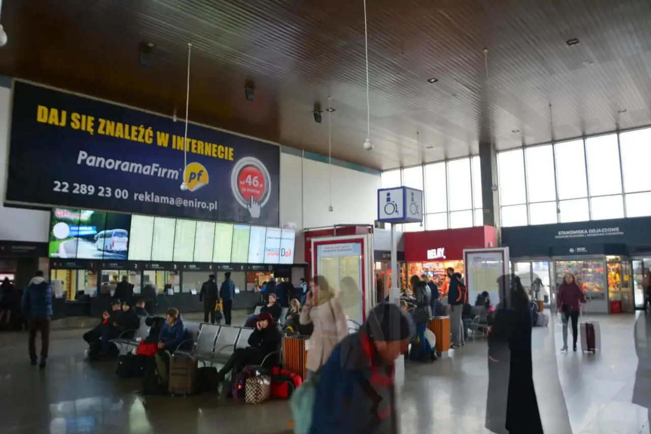 Ecolines Warszawa: Dworzec Zachodni. Jak znaleźć swój autobus?