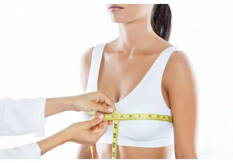 Zmniejszenie biustu na NFZ gdzie? Sprawdź najlepsze placówki w Polsce