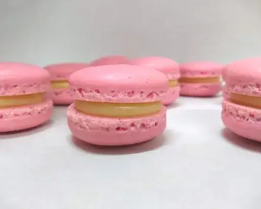 Gdzie kupić ciastka makaroniki? Odkryj najlepsze miejsca i smaki