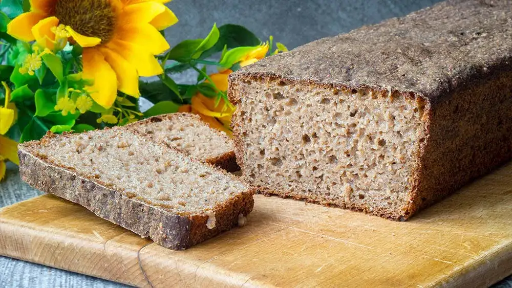 Jak się nazywa chleb z mąki razowej i dlaczego warto go jeść