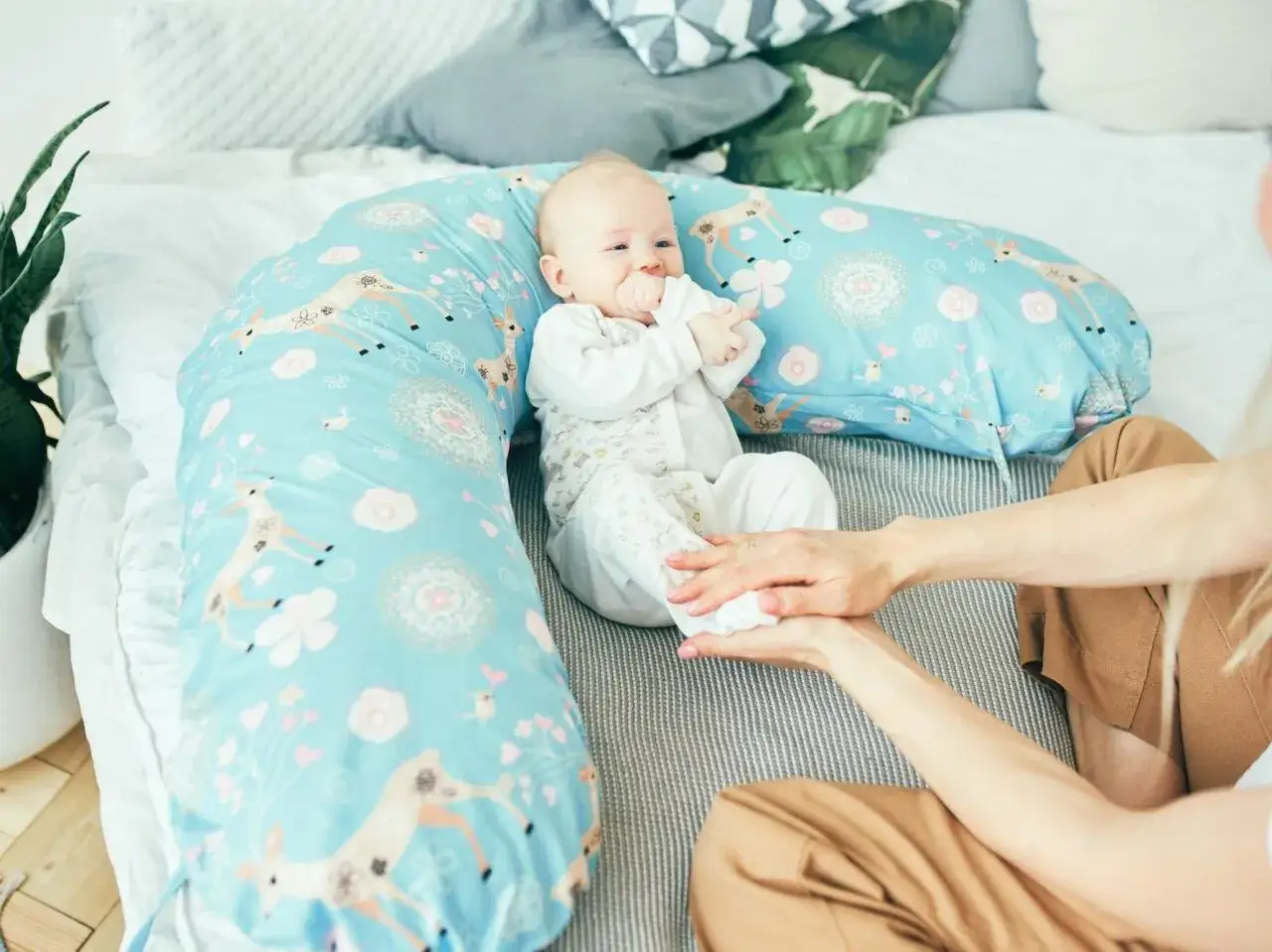 Jaka poduszka do karmienia? Wybierz najlepszą dla komfortu mamy i dziecka