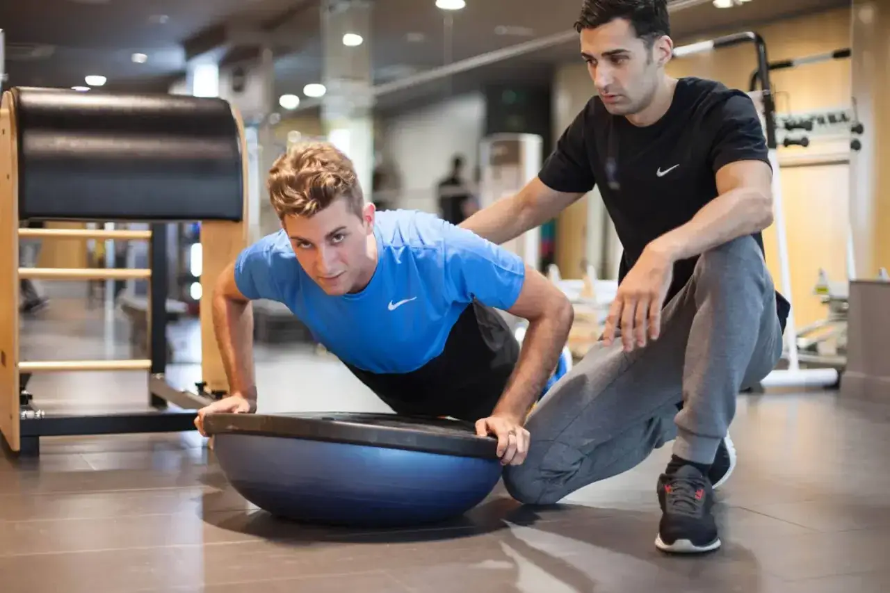 Entrenador personal Barcelona: Precios, servicios y cómo acertar