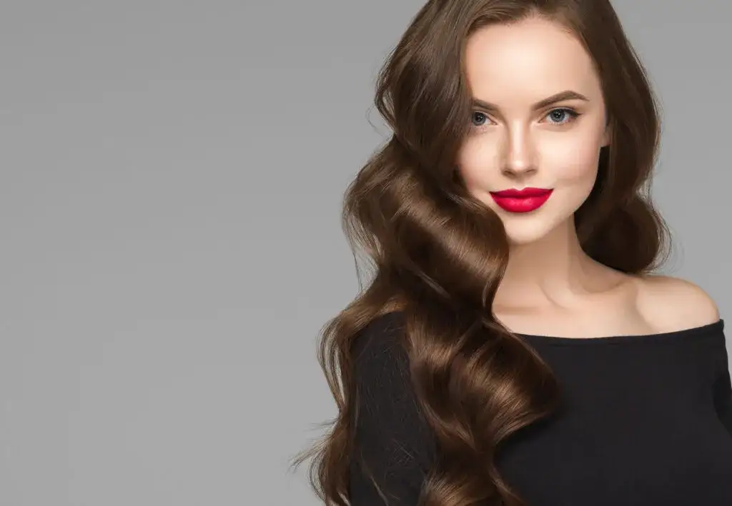 Kolor włosów dla jasnej cery: Znajdź idealny odcień w 2 minuty