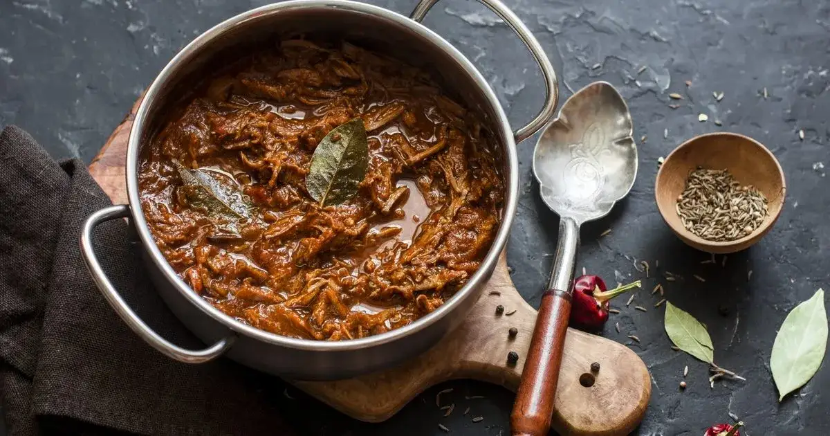 Gulasz z żołądków drobiowych - bardzo dobry przepis na obiad, który zachwyca