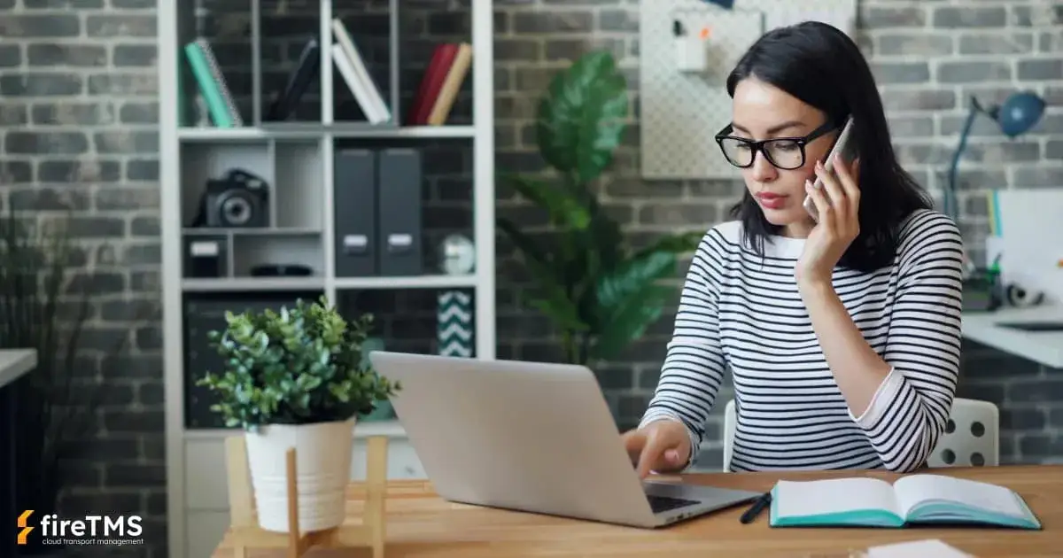 Spedytor home office: zarobki, obowiązki i jak zacząć? Poradnik