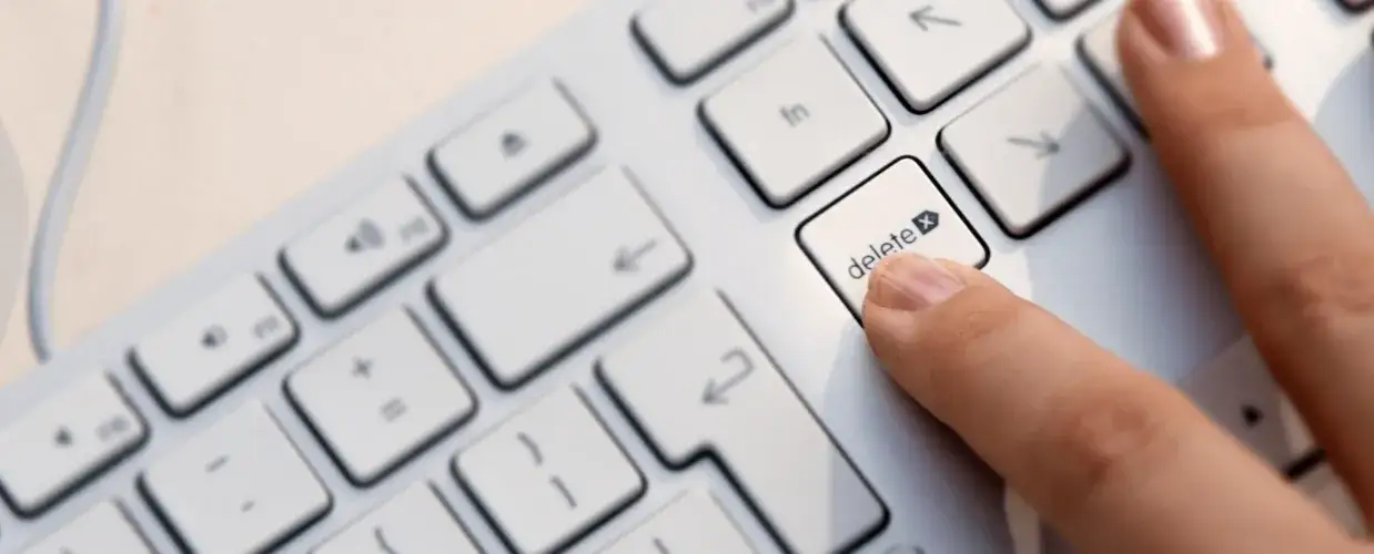 Jak usunąć stare konto na Facebooku i uniknąć utraty danych