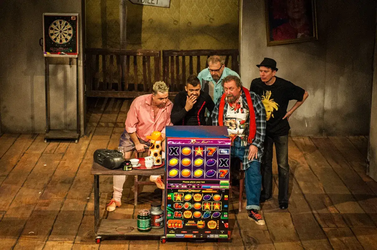 Kogut w rosole w teatrze STU - poznaj szczegóły i obsadę spektaklu