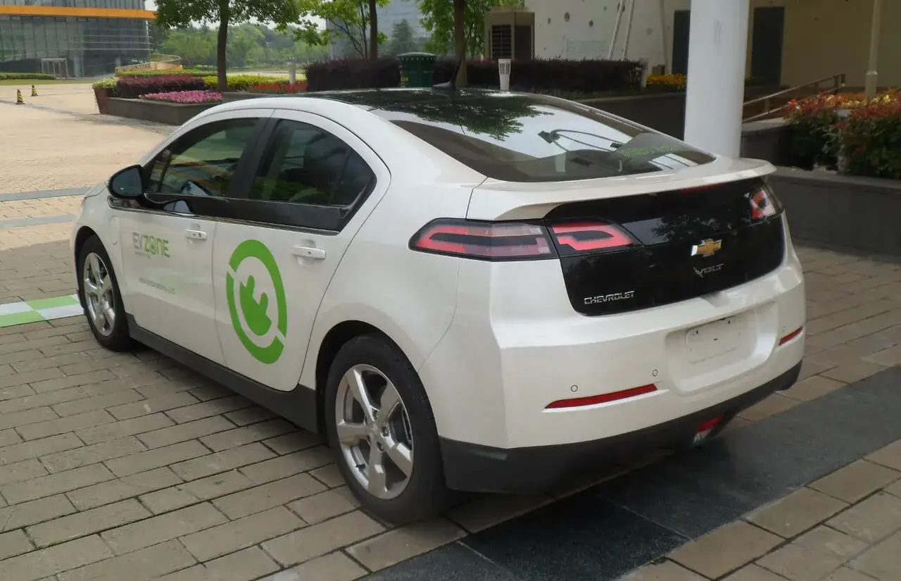 Wymiana baterii Opel Ampera: Ile kosztuje? Regeneracja się opłaca!