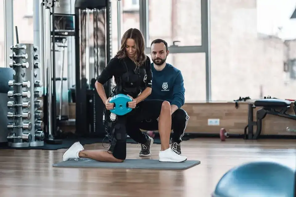 Ile kosztuje trening EMS? Sprawdź ceny i pakiety 2024