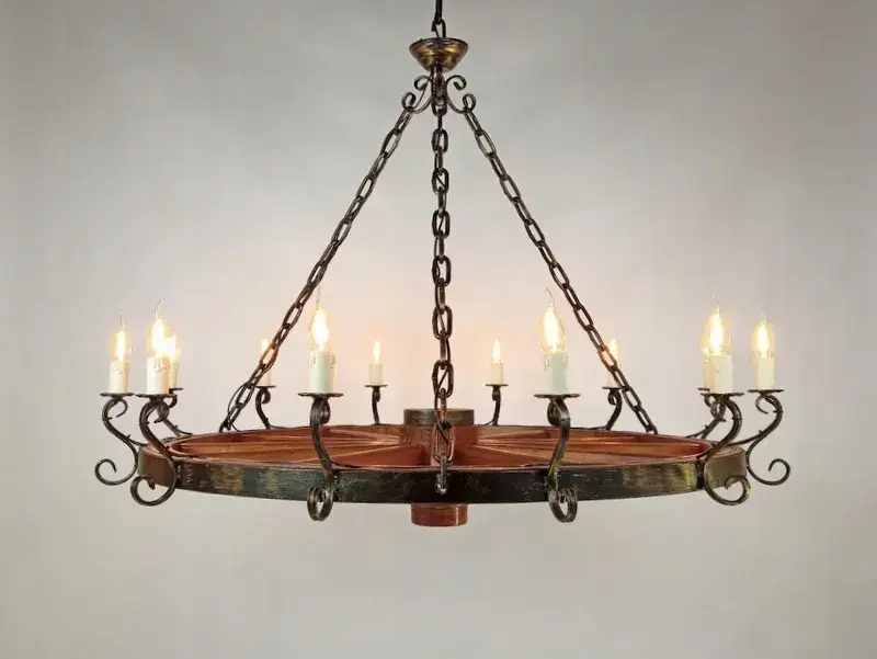 Jak zrobić żyrandol z koła od wozu - łatwe kroki do wyjątkowej lampy