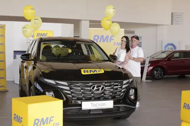 O której jest losowanie w RMF FM? Sprawdź godziny i szczegóły