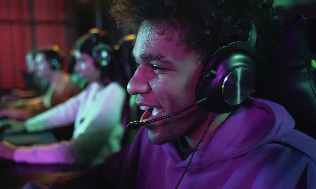 Słuchawki gamingowe 2025: Jak wybrać najlepsze?