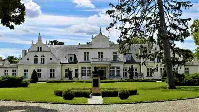 Odkrywanie dziejów Pałacu w Turznie – zabytek polskiej wsi