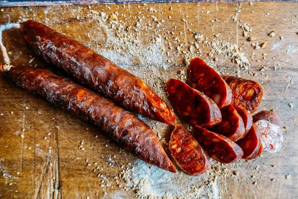 Kiełbasa chorizo przepisy: Jak przygotować idealną kiełbasę w domu