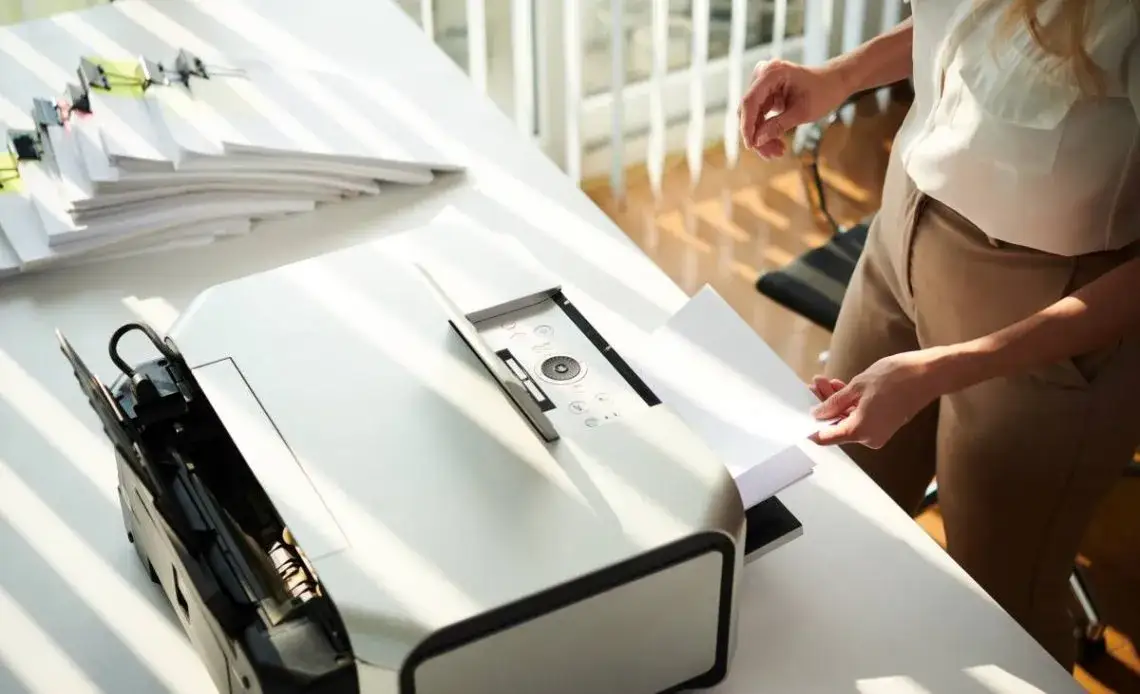 Drukarka drukuje na różowo? Napraw to w 5 minut!