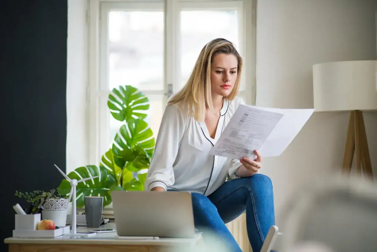 Kto jest właścicielem mieszkania? Sprawdź i zabezpiecz transakcję