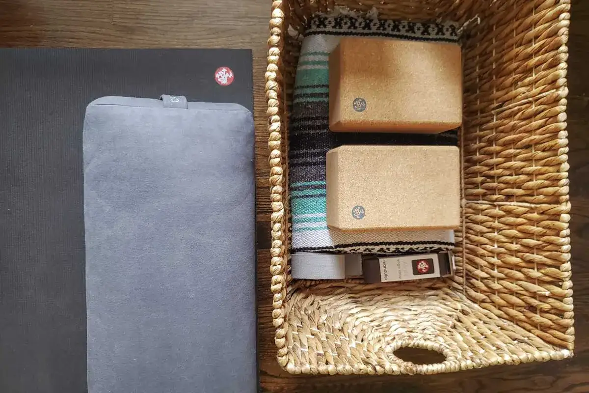 Jak urządzić pokój do jogi: praktyczne wskazówki na idealną przestrzeń do relaksu