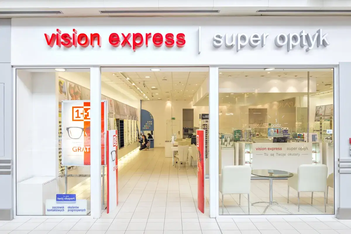 Złamane okulary? Naprawa w Vision Express czy to się opłaca?
