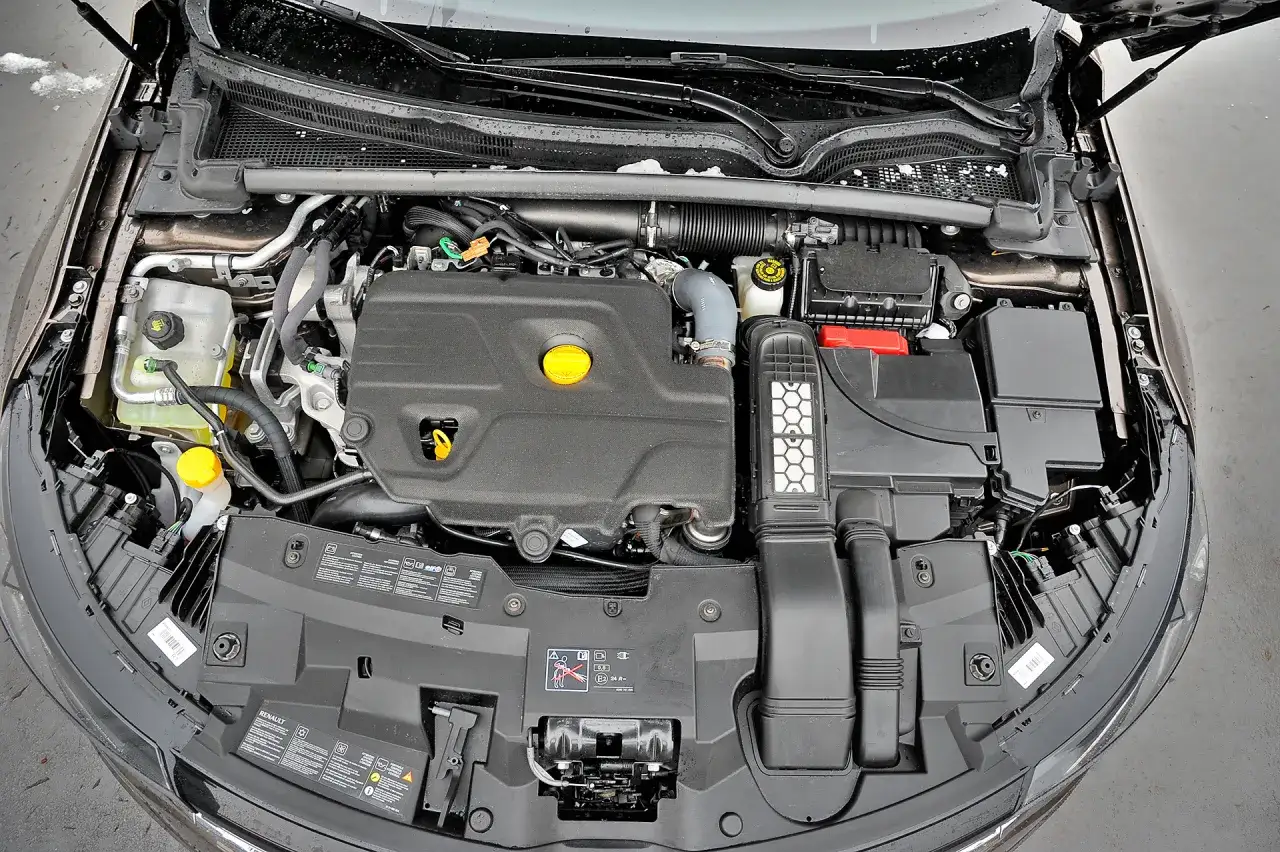 Jaki olej do Renault Clio 1.2 benzyna? Wybierz idealny i uniknij awarii