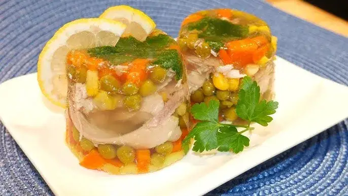 Galaretka drobiowa: przepis na klarowny smak i idealne tężenie!