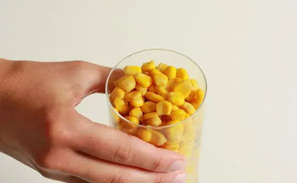 Ile kalorii ma kukurydza gotowana z solą? Zaskakujące fakty o kaloriach