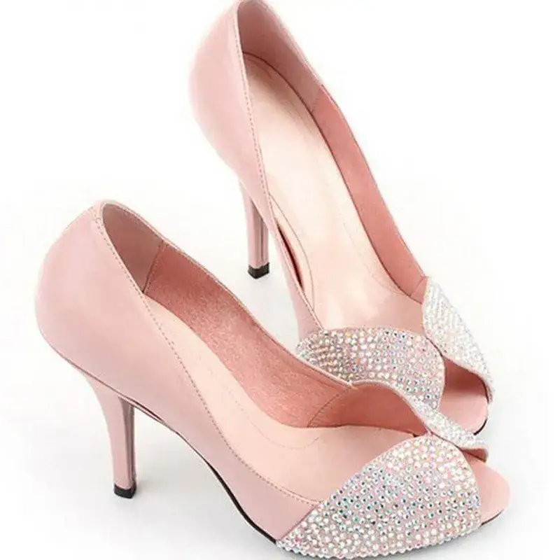 Jakie buty pasują do sukienki pudrowy róż - stylowe i wygodne propozycje na formalne okazje