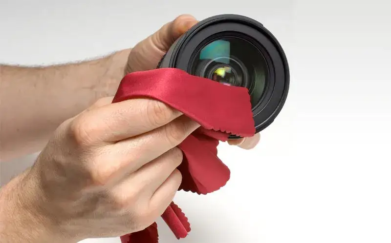 Prawidłowe czyszczenie obiektywu: 5 skutecznych zasad dla fotografów
