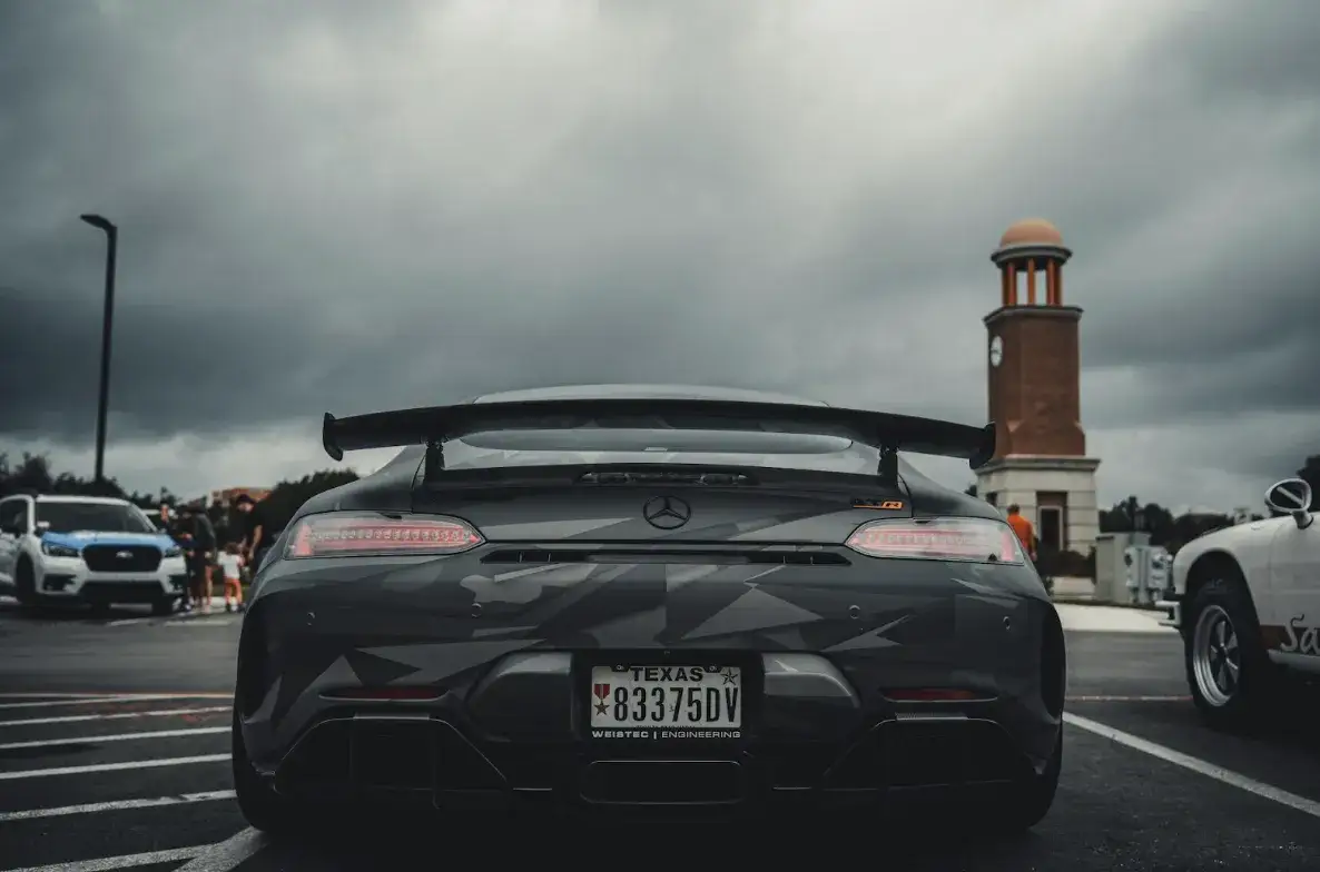 Mercedes AMG w praktyce – czym różni się od zwykłych modeli Mercedesa