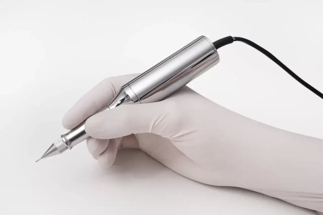 Jak zażywać heviran przed makijażem permanentnym ust, aby uniknąć problemów