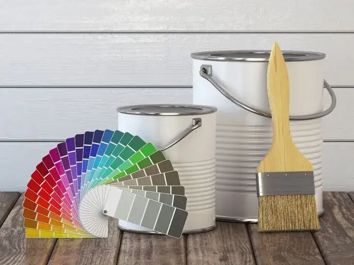 Najlepsza farba do malowania futryn metalowych - uniknij rdzy i uszkodzeń