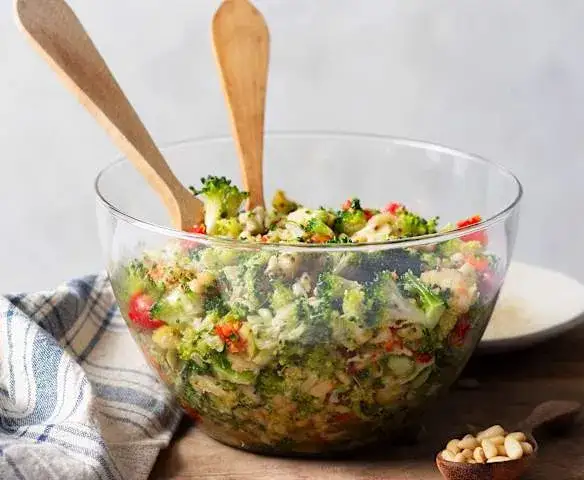 Brokkolisalat Thermomix: So gelingt er knackig & fix!