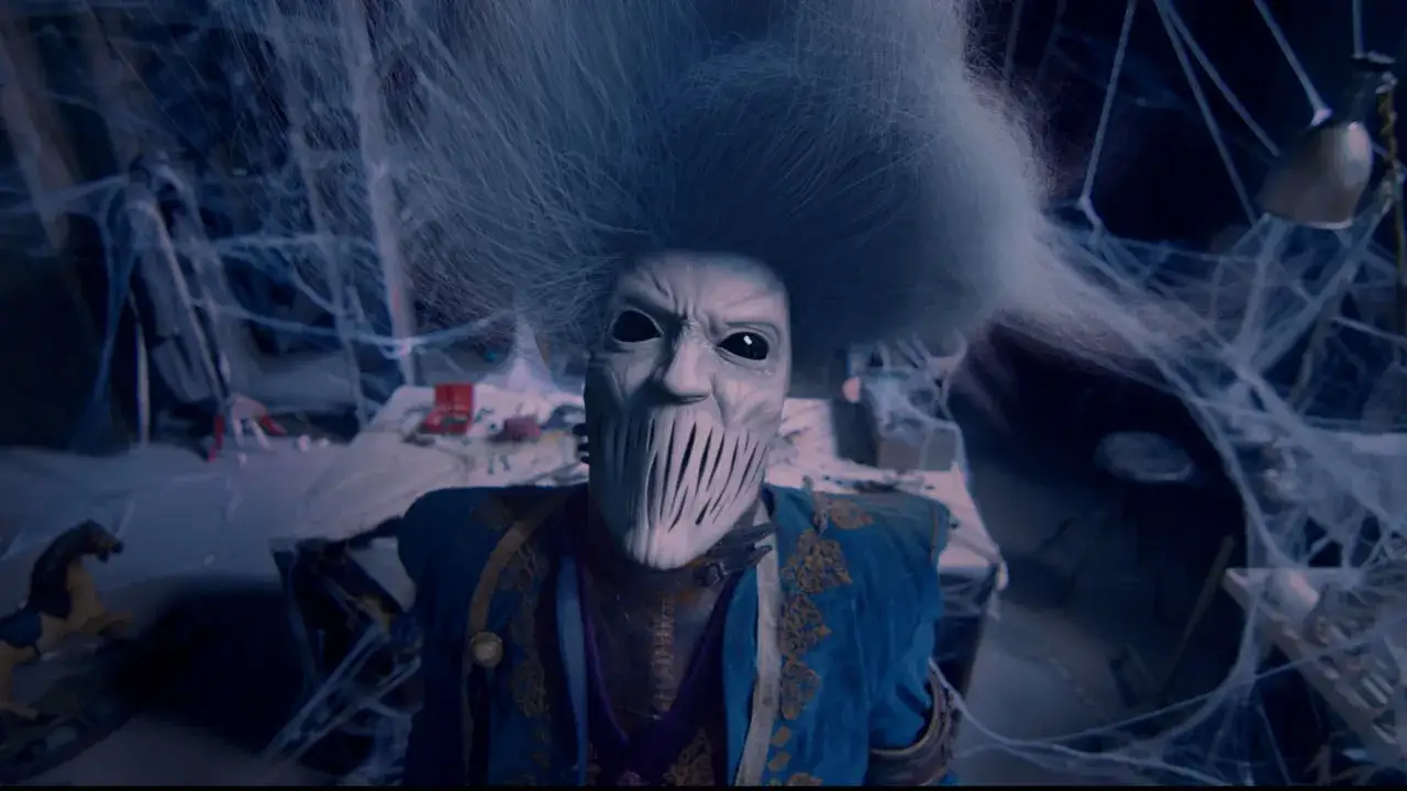 "Za niebieskimi drzwiami" recenzja: Książka lepsza niż film?