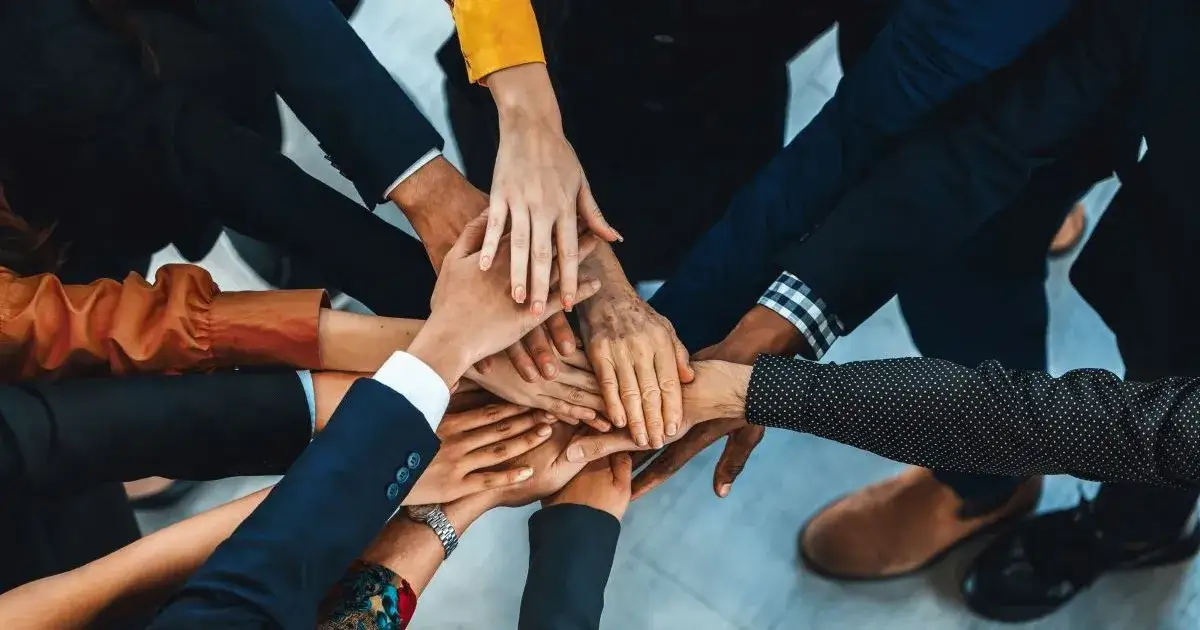 Związki zawodowe czy warto? Odkryj prawdziwe korzyści i zagrożenia