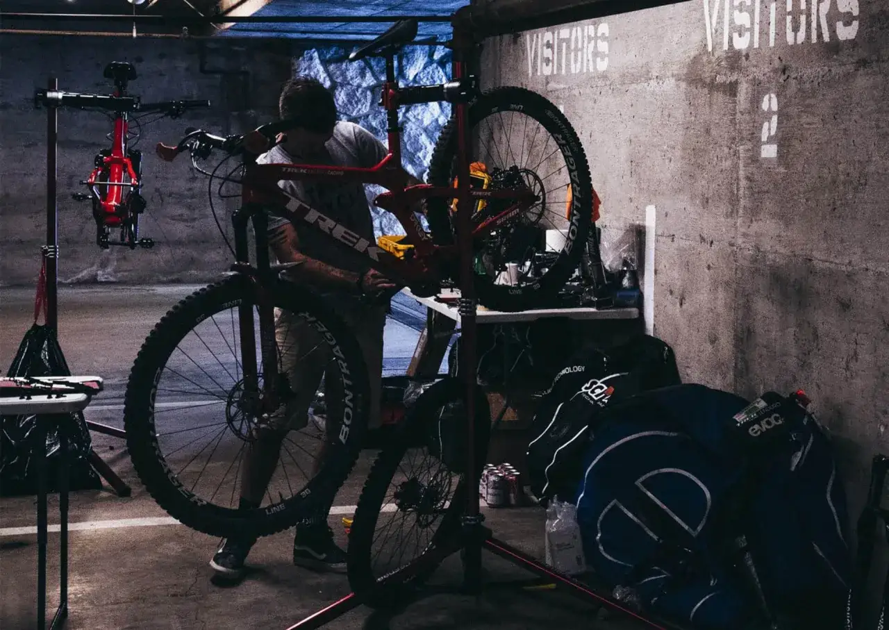 Jak ściągnąć pedały z roweru? Prosty sposób bez ryzyka uszkodzenia!