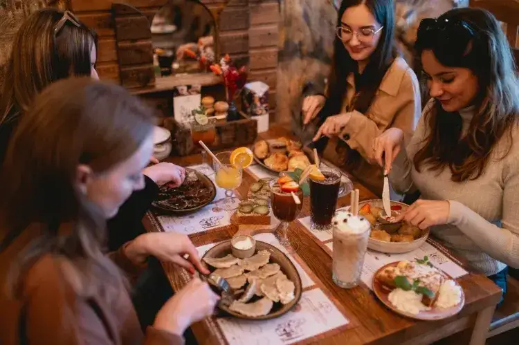 Gdzie na obiad w Gdańsku? Odkryj najlepsze miejsca dla rodzin