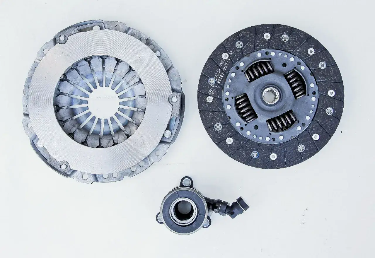 Objawy uszkodzonego docisku sprzęgła, które mogą zrujnować jazdę