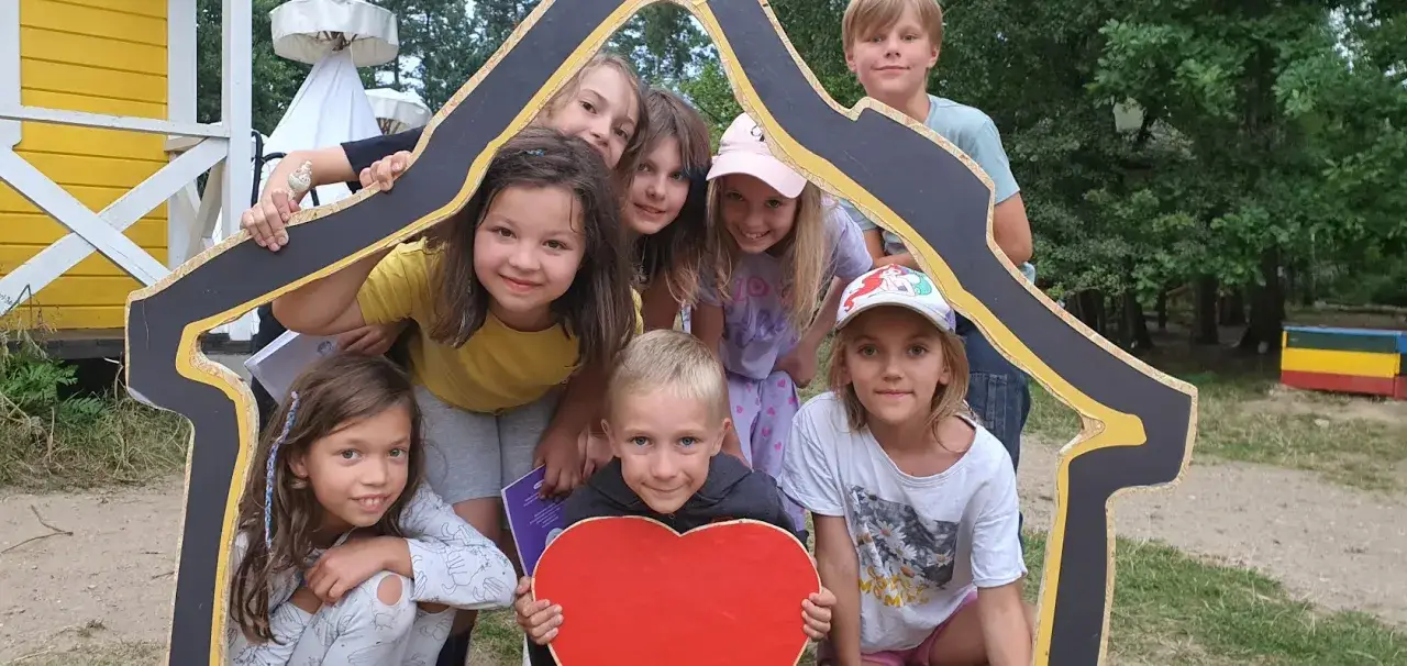 Zajęcia dzieci z Bullerbyn: rozwój umiejętności społecznych bez stresu