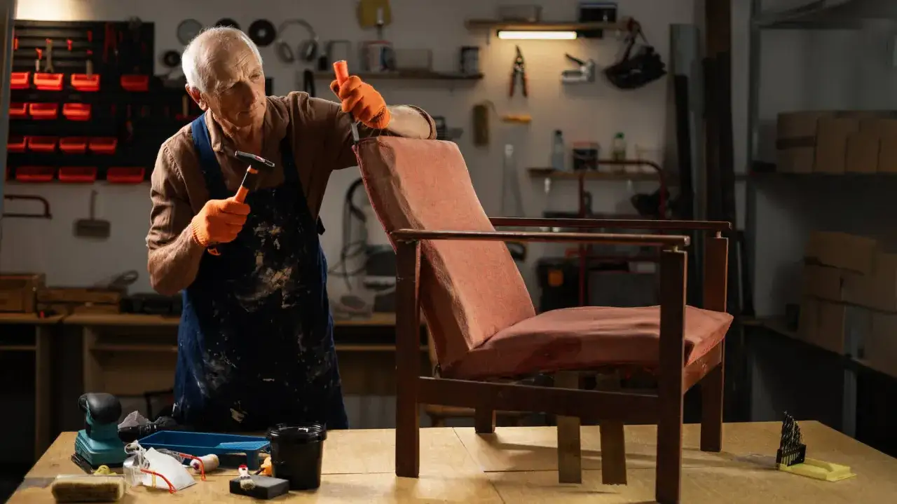 Ile kosztuje naprawa krzesła? Cennik i porady eksperta (2024)