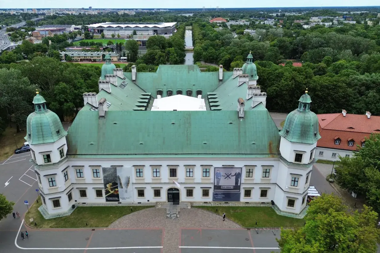 Zamek Ujazdowski w Warszawie: Fascynująca Historia i Architektura