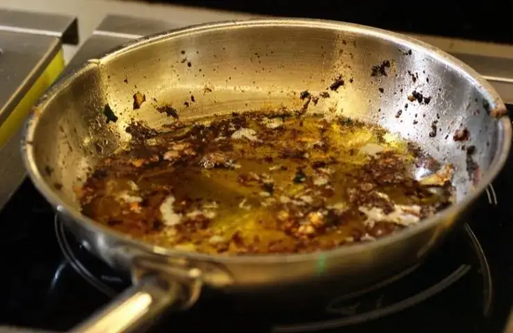 Gdzie wyrzucić olej z frytkownicy? Uniknij zanieczyszczenia środowiska