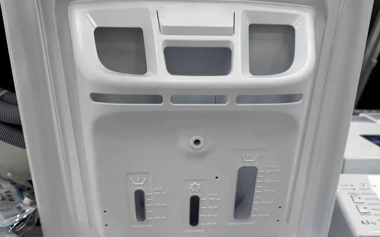 Gdzie wlać płyn do prania w pralce od góry, aby uniknąć błędów?