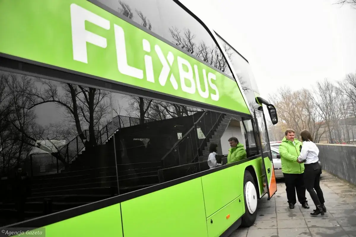 Gdzie odjeżdża Polski Bus (teraz FlixBus) w Warszawie? Sprawdź!