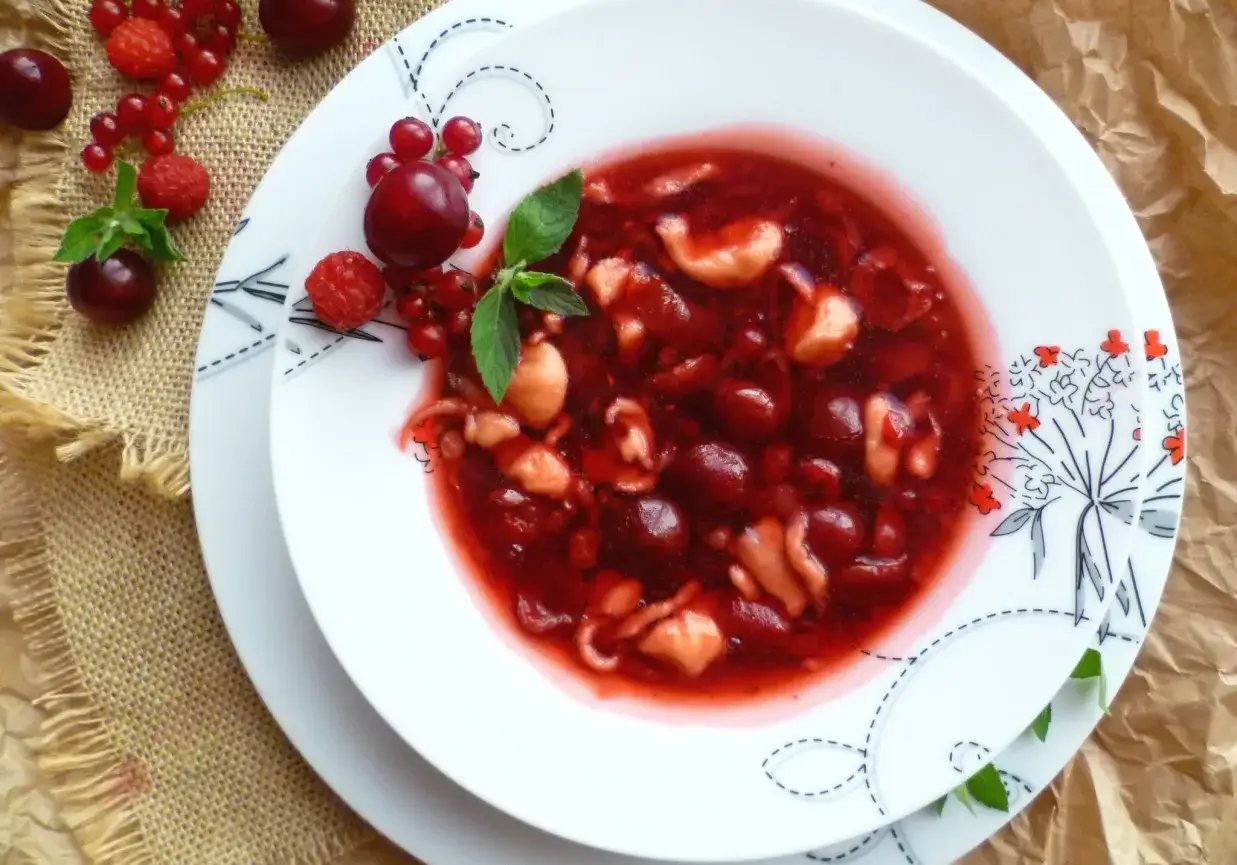 Jak zrobić idealne kluski do zupy owocowej – prosty przepis i wskazówki