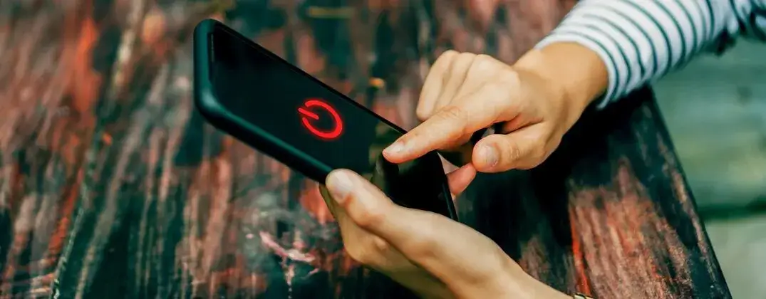 Jak włączyć telefon Samsung, gdy nie reaguje na przycisk zasilania