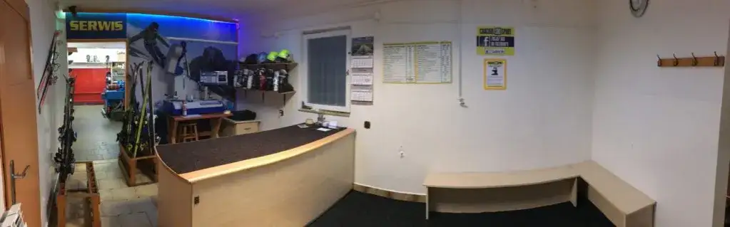 Ile kosztuje wypożyczenie sprzętu narciarskiego w Szczyrku? Ceny i porady