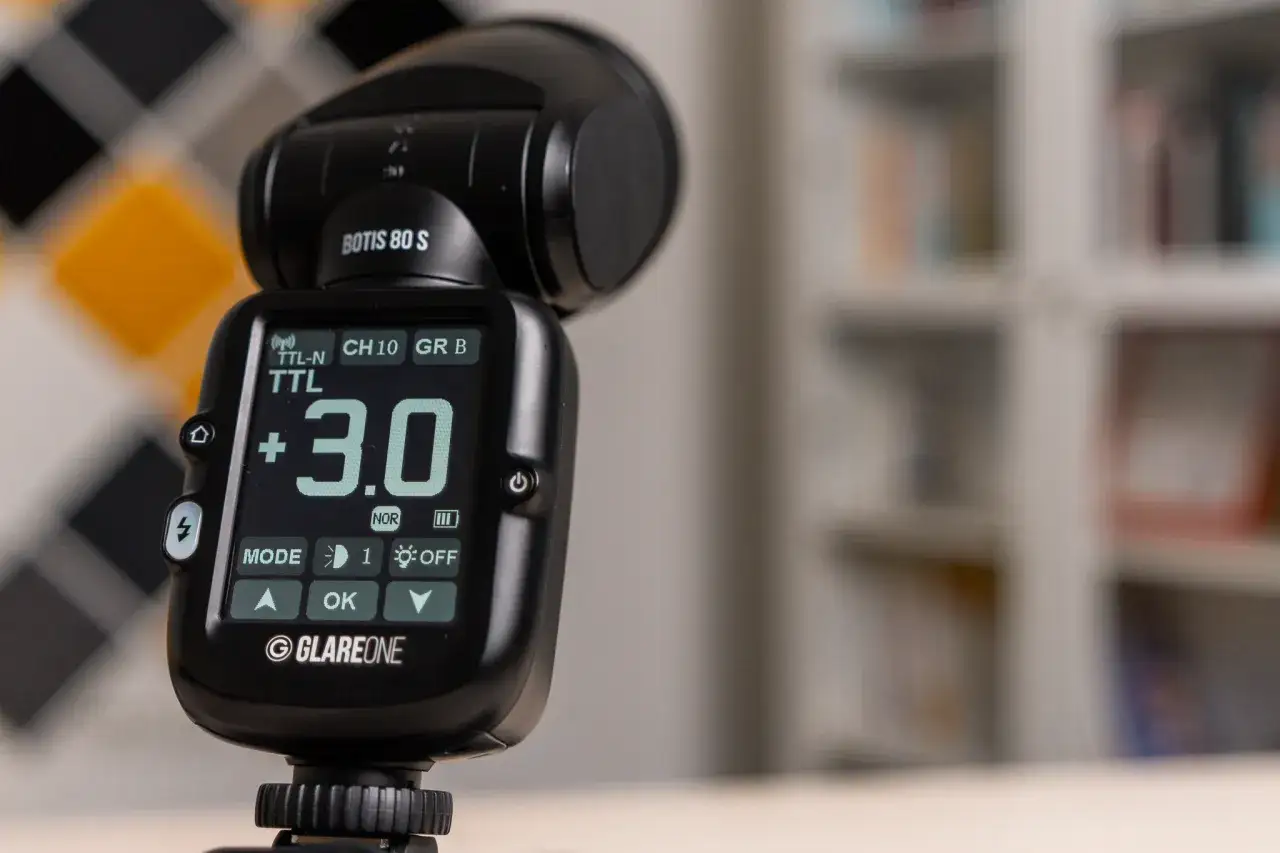 Jak używać lampy błyskowej, aby uniknąć złych zdjęć i poprawić efekty