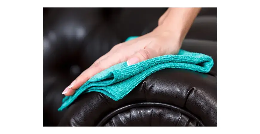 Jak czyścić meble skórzane domowe sposoby, które naprawdę działają